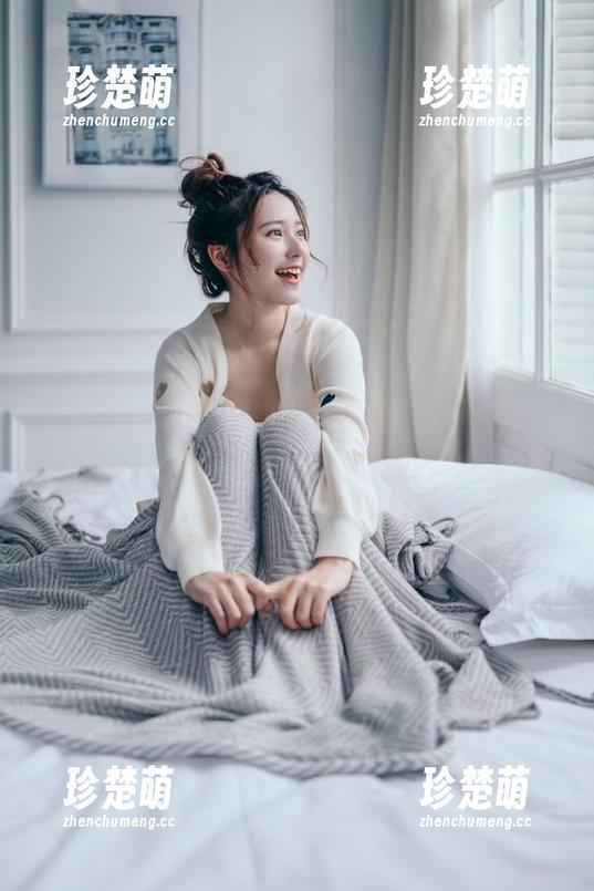 观看Myung Ah的圣诞秘境：原图展现节日背后的故事！.txt